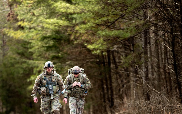 Soldiers compete in 30th Troop Command Brigade Best Warrior Competition