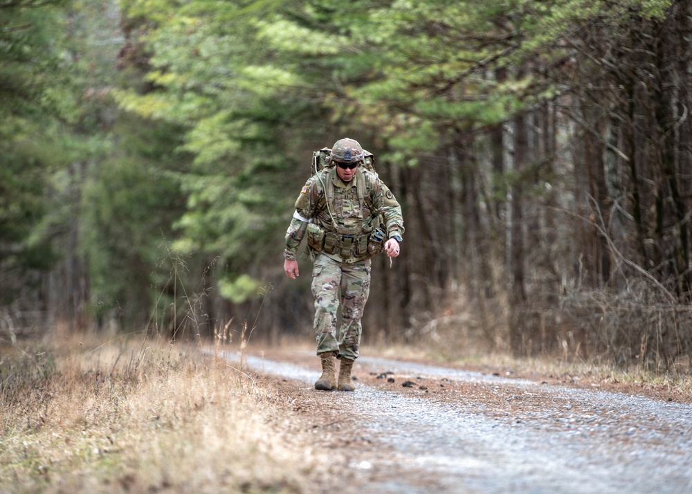 Soldiers compete in the 30th Troop Command Brigade Best Warrior Competition
