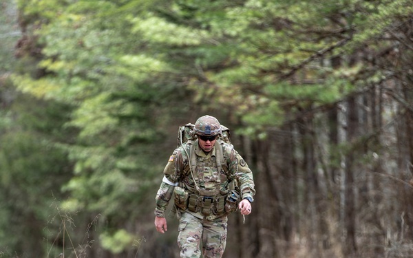 Soldiers compete in the 30th Troop Command Brigade Best Warrior Competition
