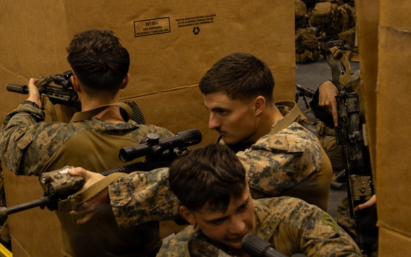 31st MEU | BLT 3/1 conducts Close Quarters Battle training