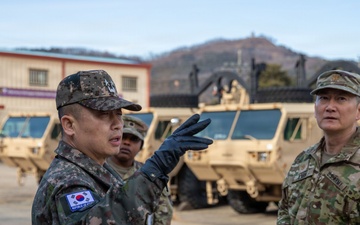 Maj. Gen. Park, Jin Won, the assistant chief of staff for Logistics (C4) at the Combined Forces Command (CFC), visited Camp Carroll with his senior staff on Jan. 30.