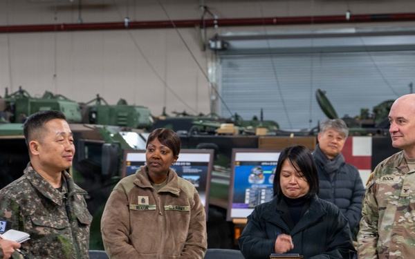 Maj. Gen. Park, Jin Won, the assistant chief of staff for Logistics (C4) at the Combined Forces Command (CFC), visited Camp Carroll with his senior staff on Jan. 30.