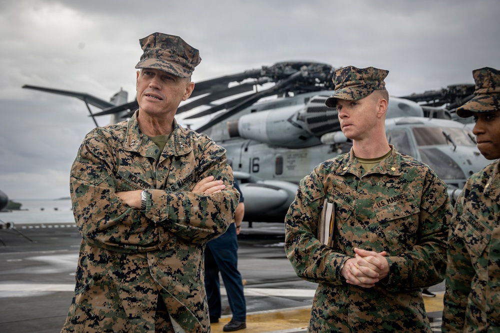 MCIPAC CG Visits USS Tripoli