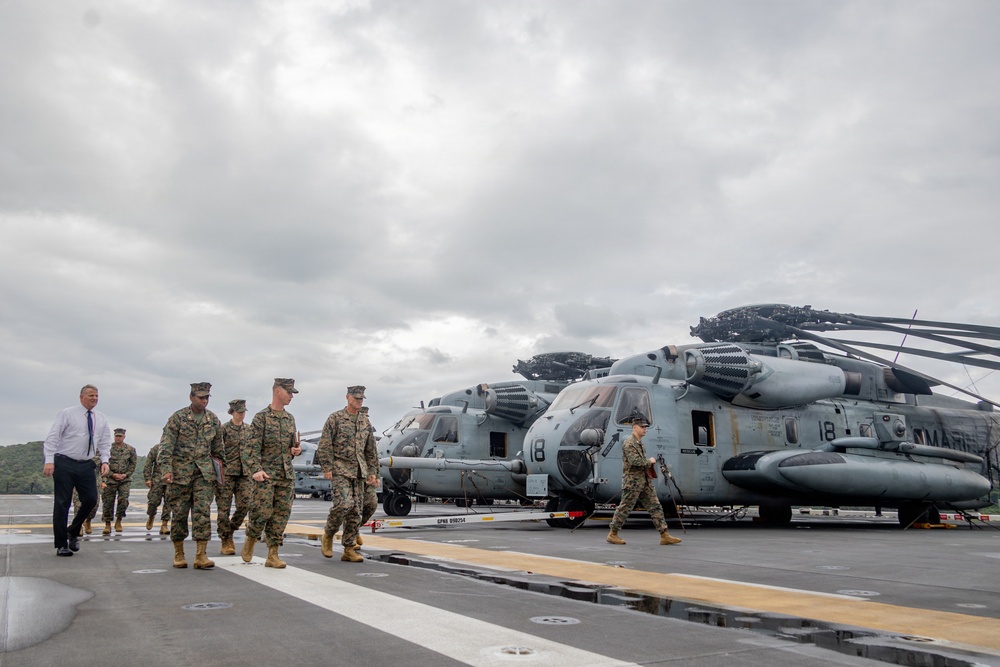 MCIPAC CG Visits USS Tripoli