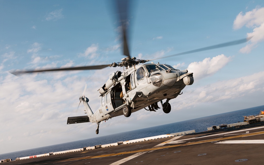31st MEU | MRF Fast Ropes aboard USS Tripoli