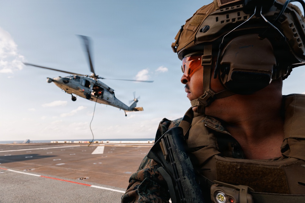 31st MEU | MRF Fast Ropes aboard USS Tripoli