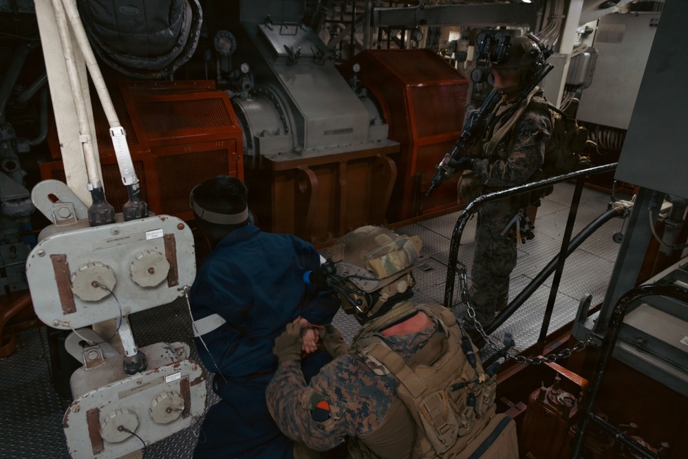 31st MEU | Visit, Board, Search, and Seizure exercise