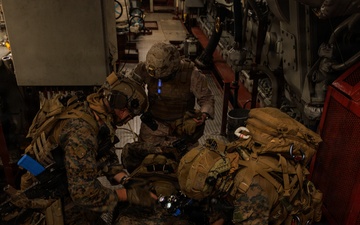 31st MEU | Night Visit, Board, Search, and Seizure exercise