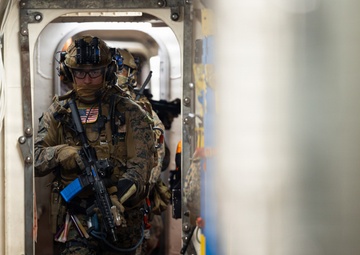 31st MEU | Maritime Raid Force executes VBSS operations