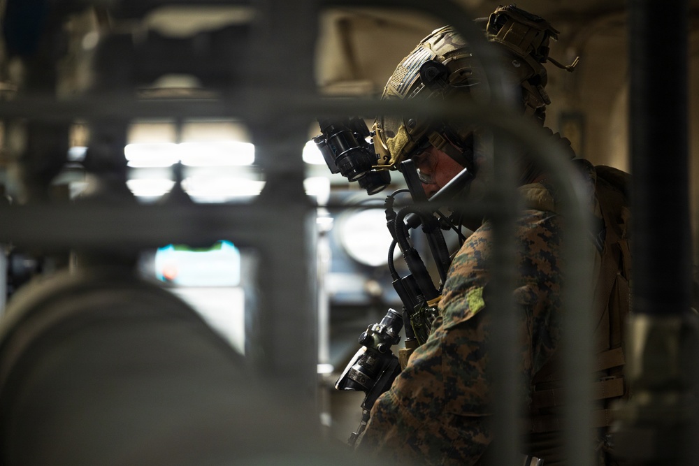 31st MEU | Maritime Raid Force executes VBSS operations