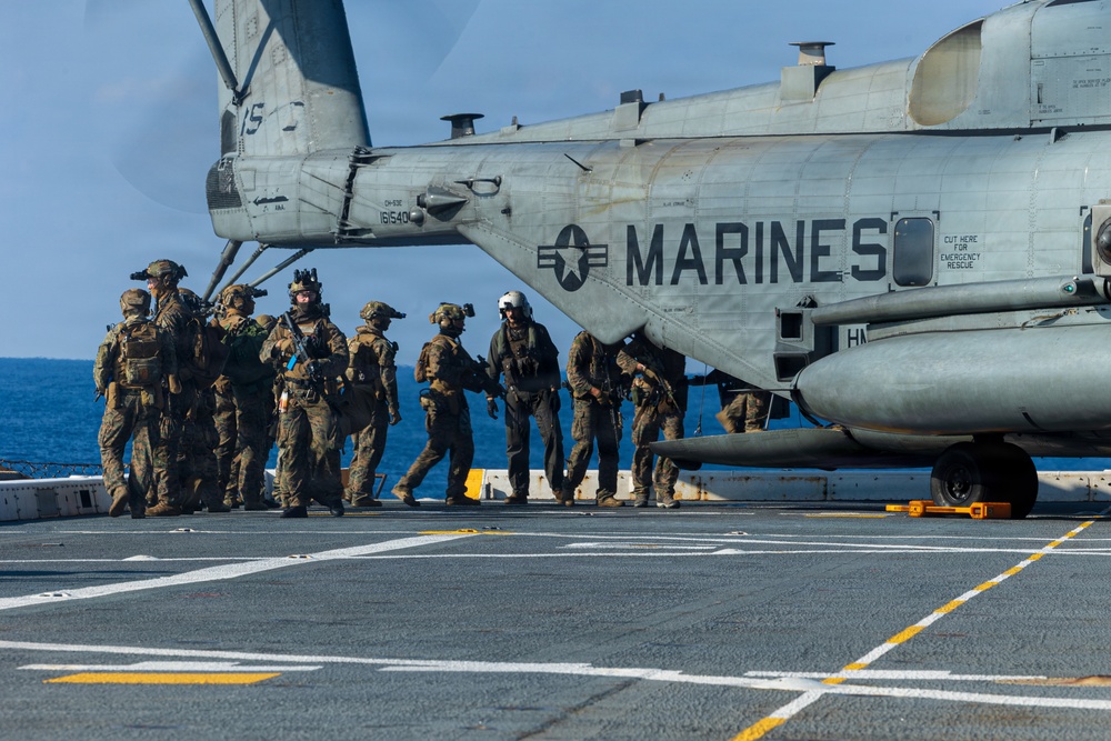 31st MEU | Maritime Raid Force executes VBSS operations