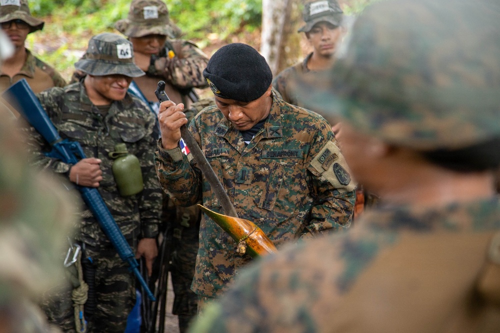 Jungle Operations Training Course - Panama: Machete techniques and water purification