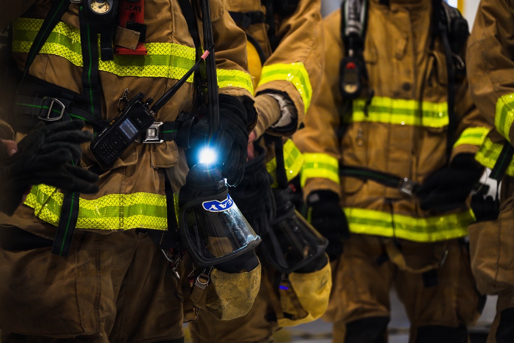 Firefighters’ smoky C-17 training