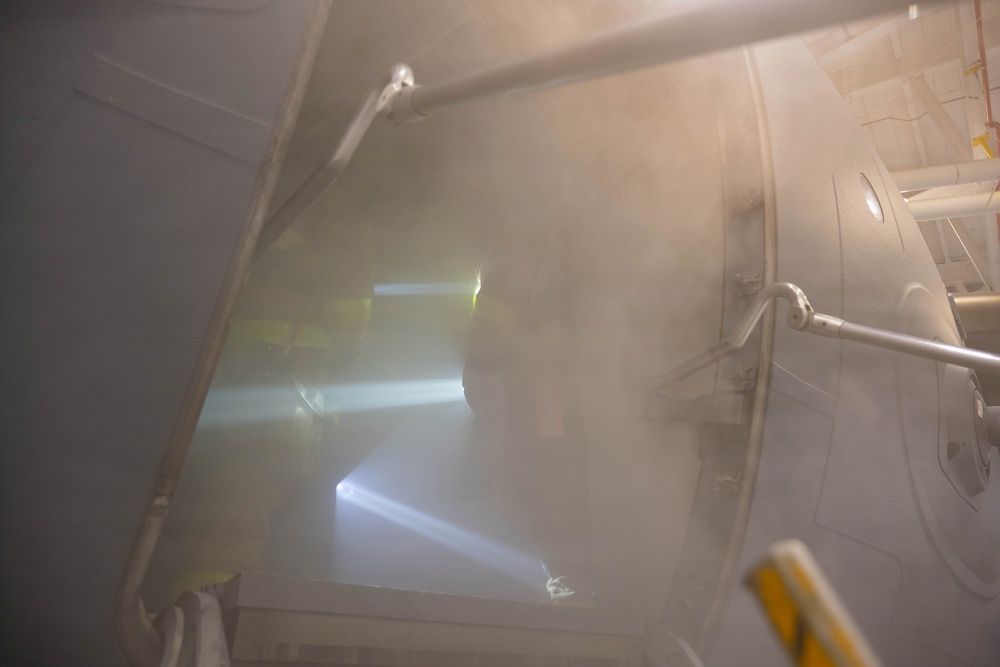 Firefighters’ smoky C-17 training