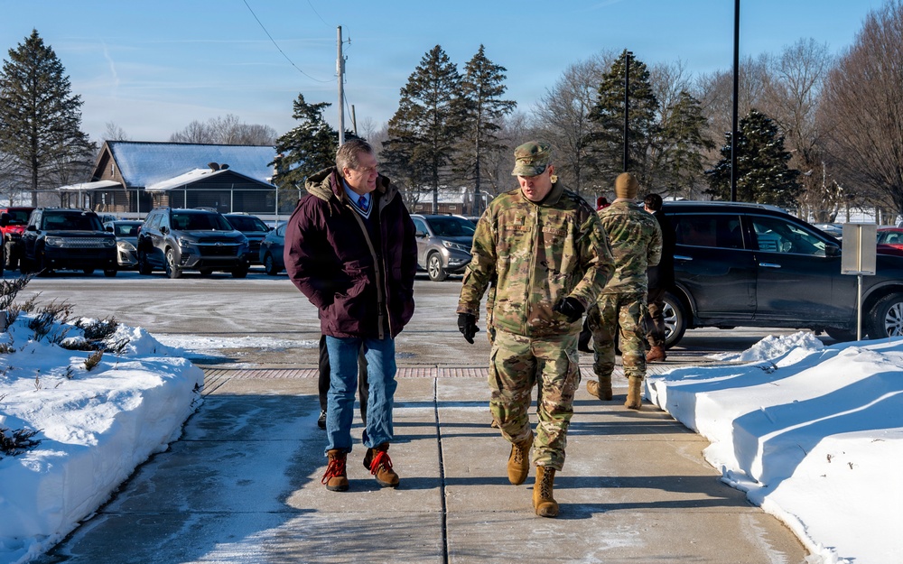 Congressman Turner Visits NASIC