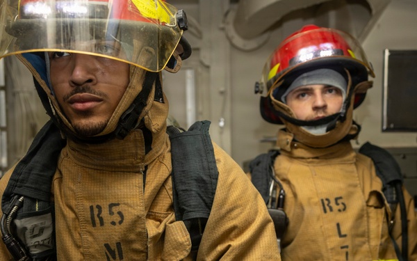 USS Delbert D. Black (DDG 119) Conducts a Damage Control Drill