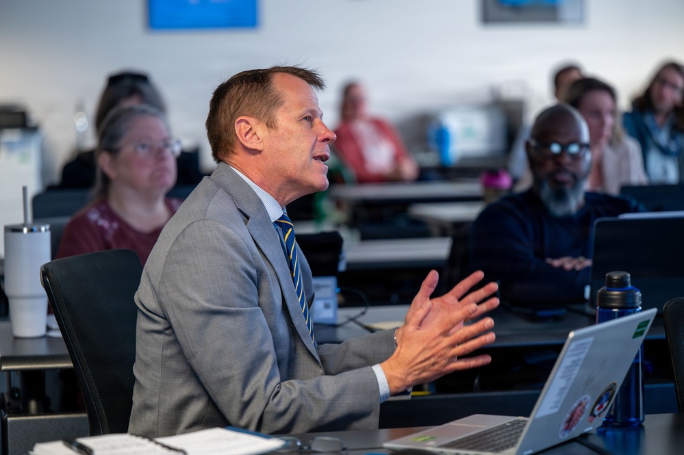 Eagle Institute leads AI 101: Leveraging AI for the Workspace workshop for AU