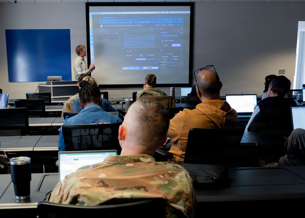 Eagle Institute leads AI 101: Leveraging AI for the Workspace workshop for AU