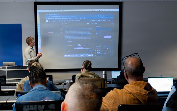 Eagle Institute leads AI 101: Leveraging AI for the Workspace workshop for AU