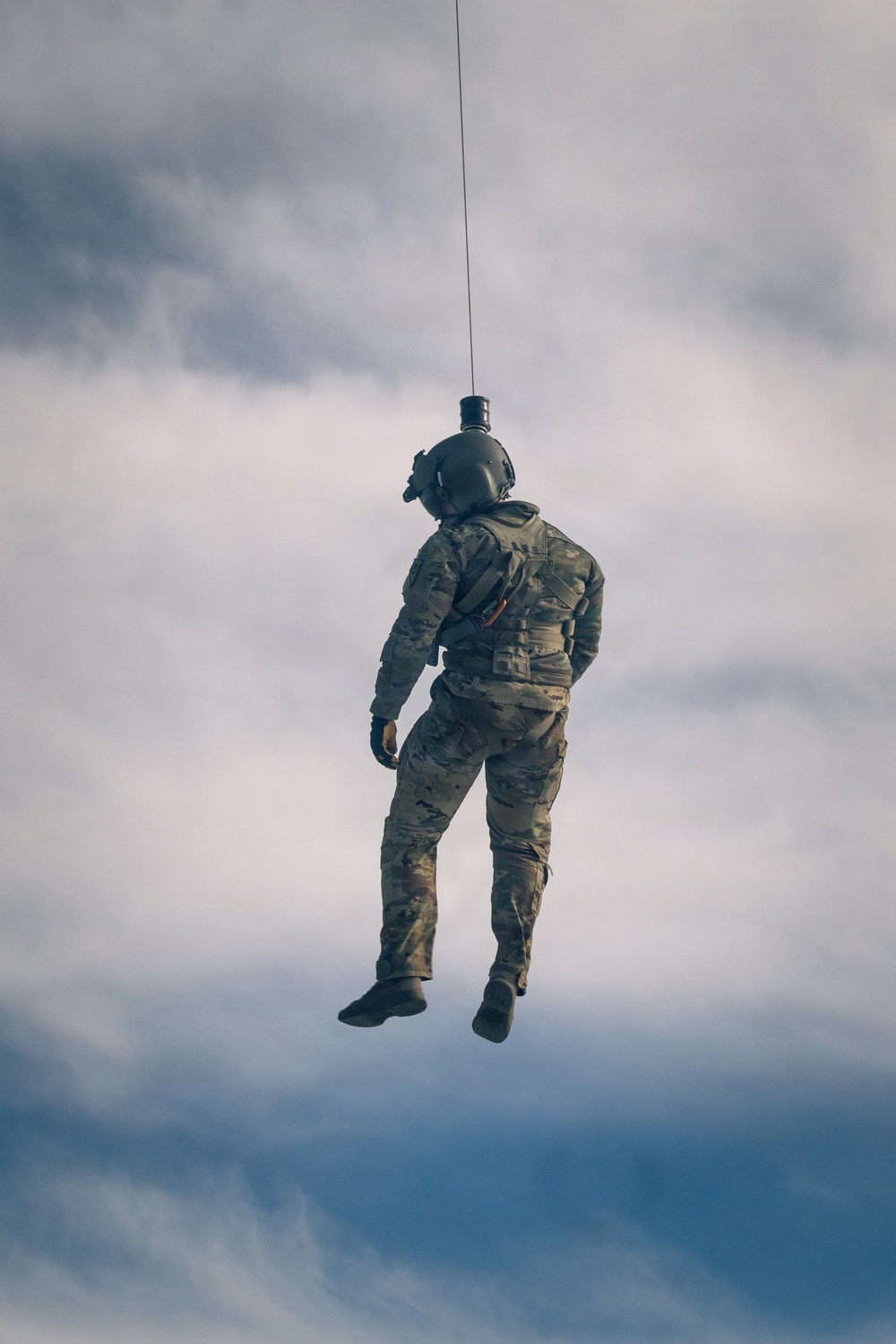 U.S. service members practice joint-service casualty evacuation drills during Mountain Medicine Course 1-26