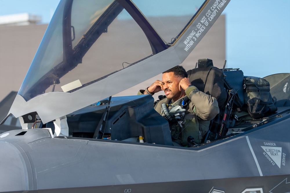 Tyndall F-35A Pilots Arrive to Nellis AFB in support of Red Flag 26-1