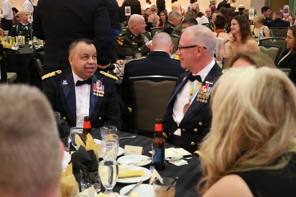 Illinois Army National Guard's 33rd IBCT Recognizes Several Soldiers at Brigade Ball