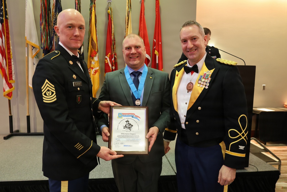 Illinois Army National Guard's 33rd IBCT Recognizes Several Soldiers at Brigade Ball