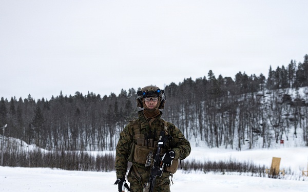 CORE26 | U.S. Marines Participate in a Live-Fire Range
