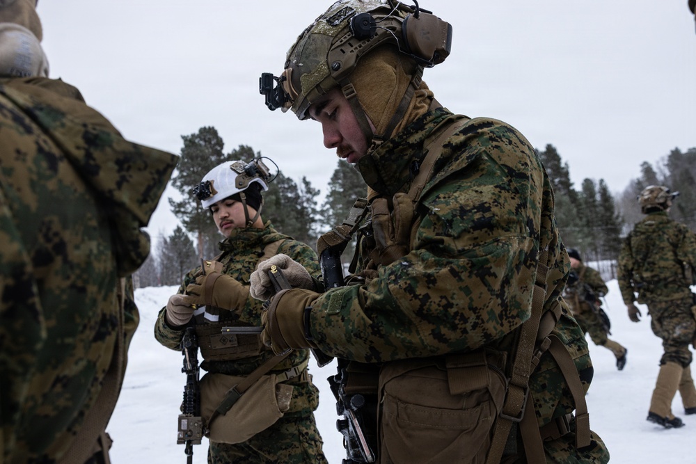 CORE26 | U.S. Marines Participate in a Live-Fire Range