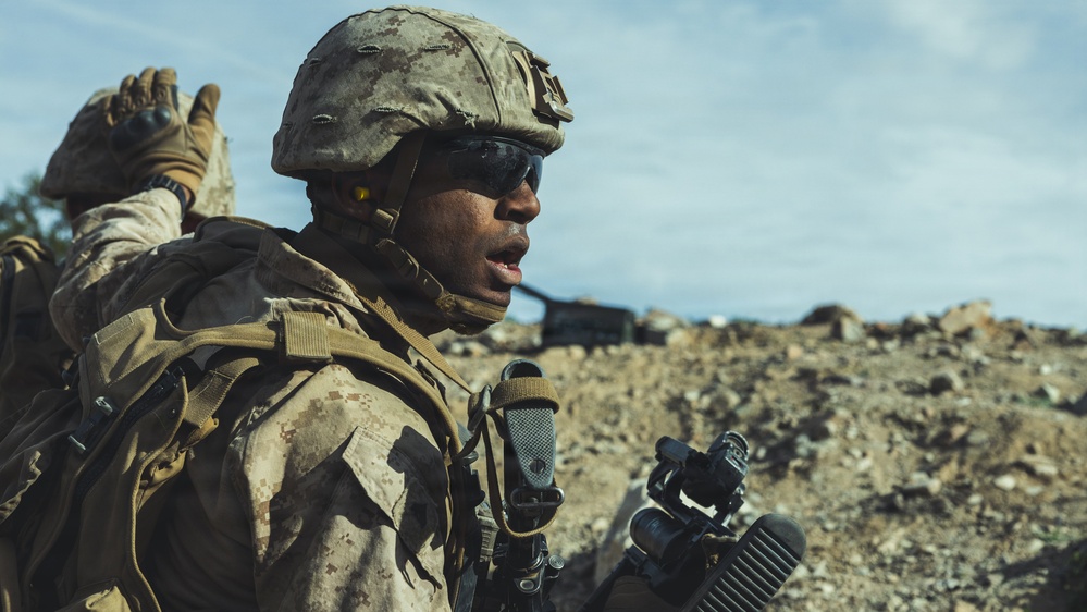 V37 Marines execute company attacks at Range 400