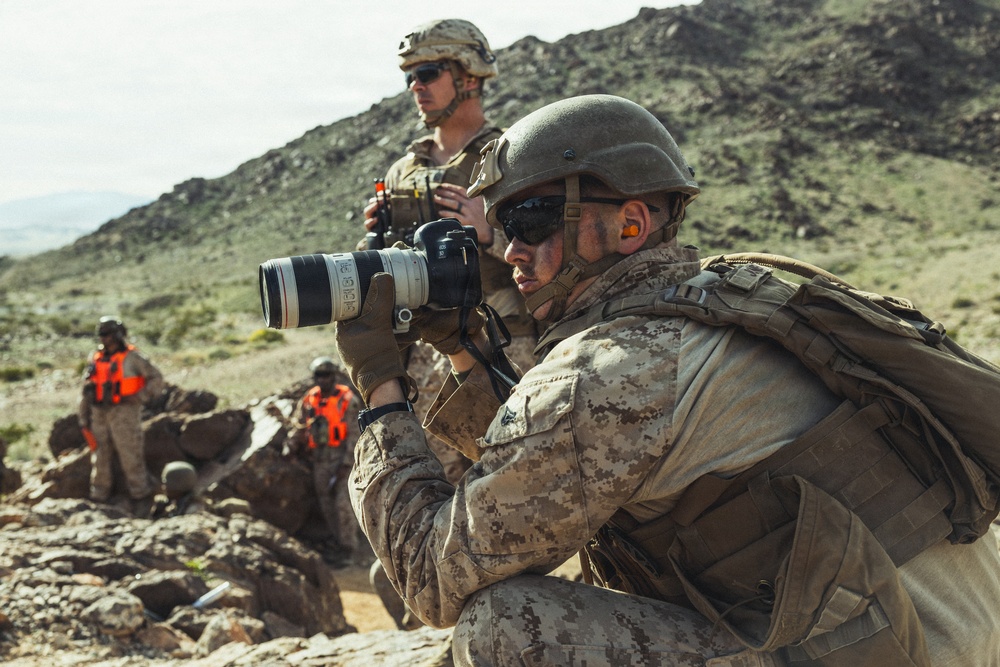 V37 Marines execute company attacks at Range 400