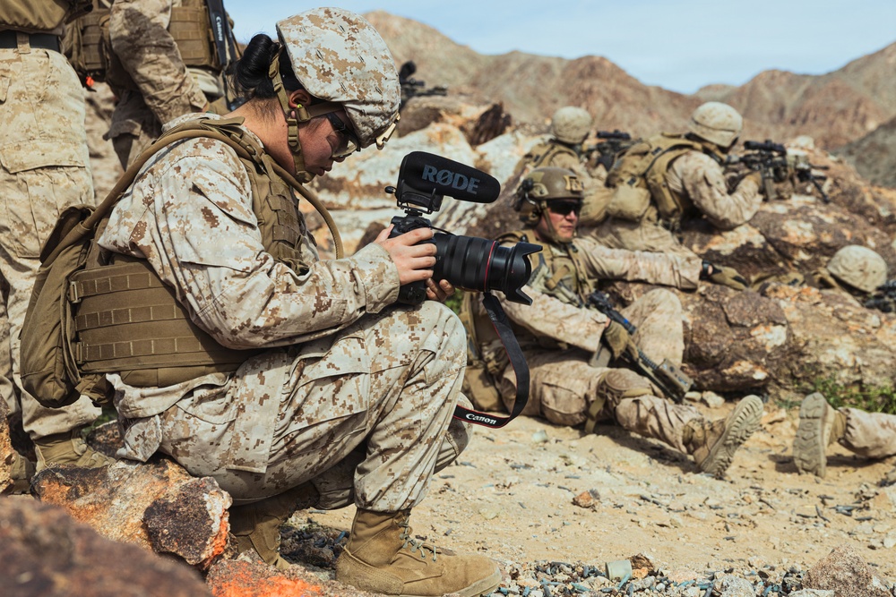 V37 Marines execute company attacks at Range 400