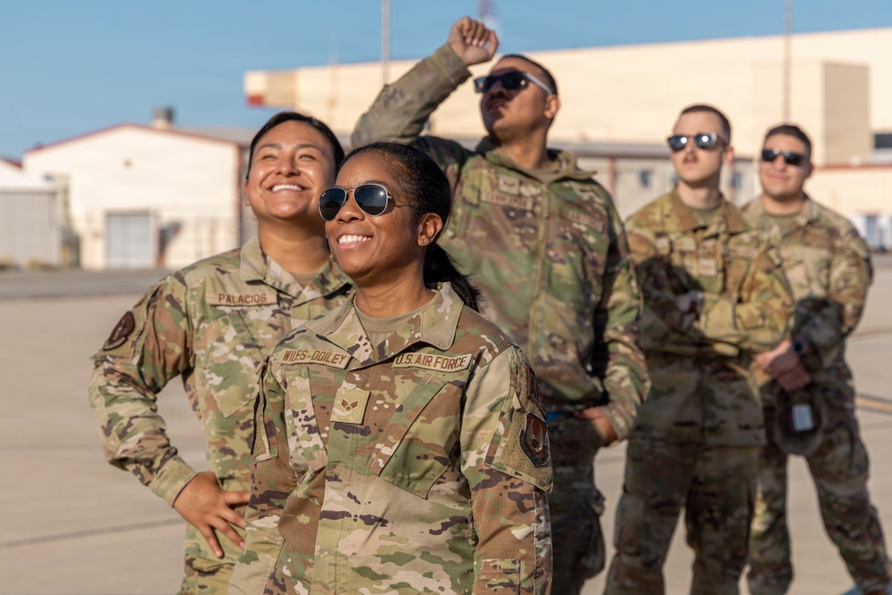 Thunderbirds bring the noise