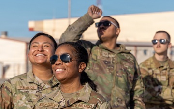 Thunderbirds bring the noise