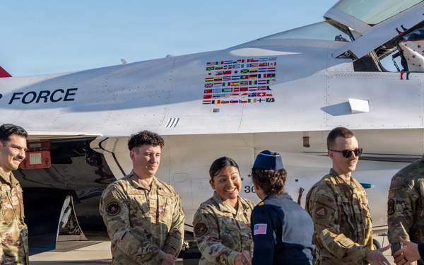 Thunderbirds bring the noise