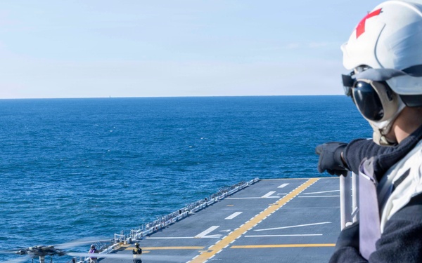 Kearsarge Conducts Flight Operations