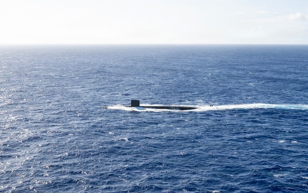 USS Asheville (SSN 758) and USS Annapolis (SSN 760) conduct photo exercise (PHOTOEX)