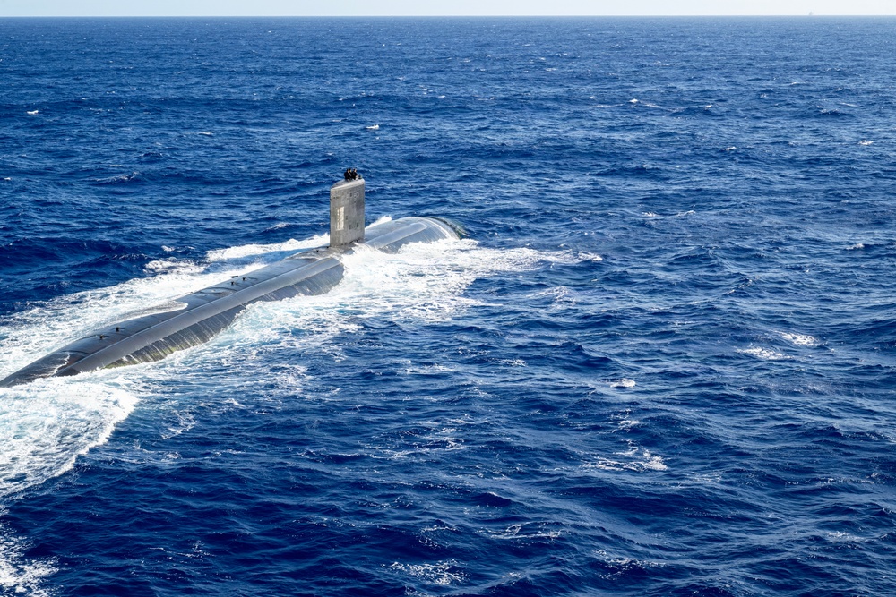 USS Asheville (SSN 758) and USS Annapolis (SSN 760) conduct photo exercise (PHOTOEX)