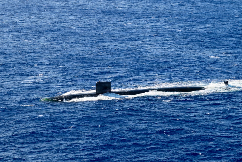 USS Asheville (SSN 758) and USS Annapolis (SSN 760) conduct photo exercise (PHOTOEX)