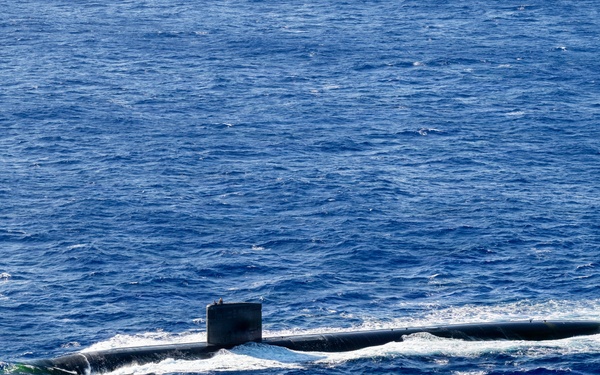 USS Asheville (SSN 758) and USS Annapolis (SSN 760) conduct photo exercise (PHOTOEX)