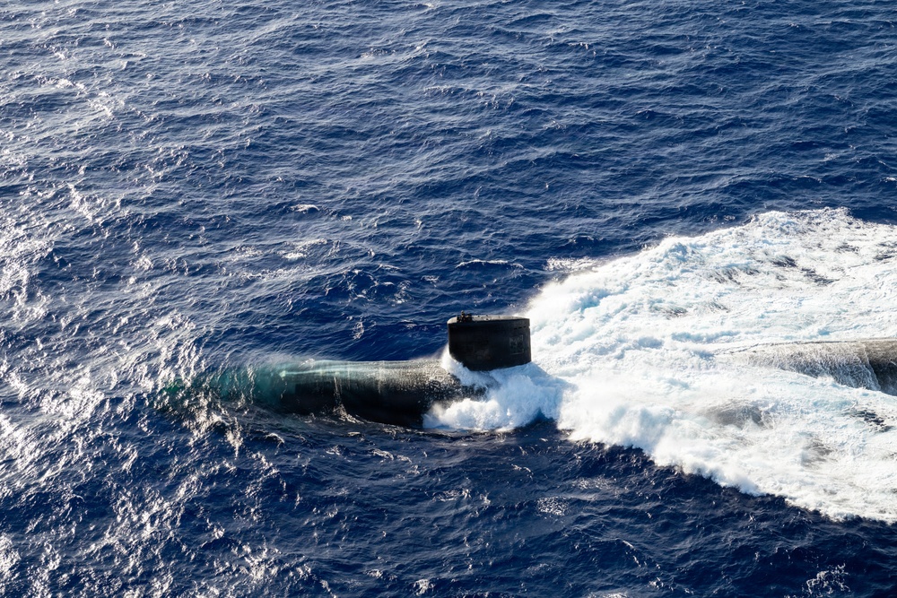 USS Asheville (SSN 758) and USS Annapolis (SSN 760) conduct photo exercise (PHOTOEX)