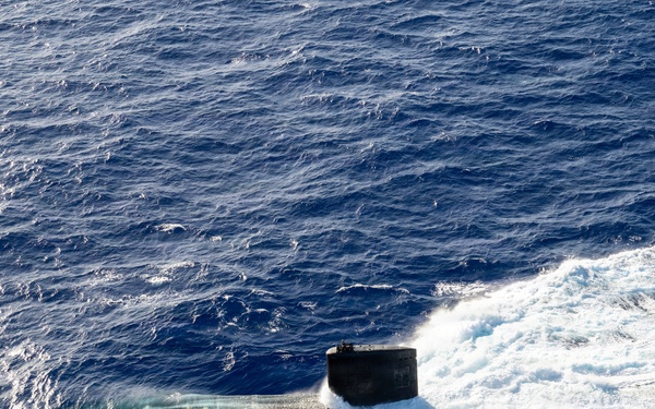 USS Asheville (SSN 758) and USS Annapolis (SSN 760) conduct photo exercise (PHOTOEX)