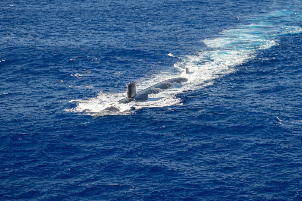 USS Asheville (SSN 758) and USS Annapolis (SSN 760) conduct photo exercise (PHOTOEX)