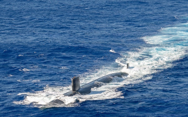 USS Asheville (SSN 758) and USS Annapolis (SSN 760) conduct photo exercise (PHOTOEX)