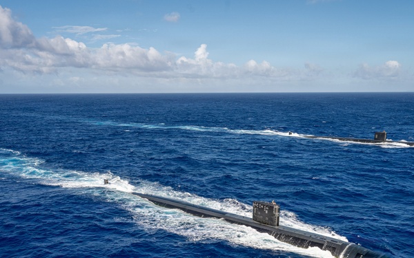 USS Asheville (SSN 758) and USS Annapolis (SSN 760) conduct photo exercise (PHOTOEX)