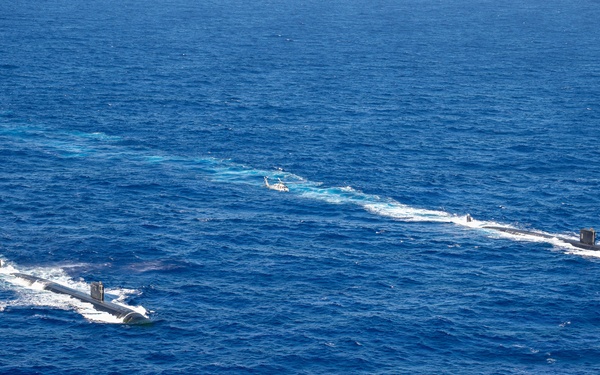 USS Asheville (SSN 758) and USS Annapolis (SSN 760) conduct photo exercise (PHOTOEX)