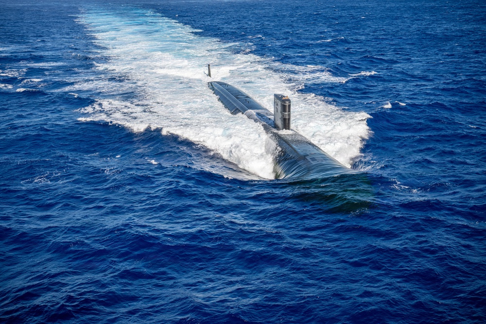 USS Asheville (SSN 758) and USS Annapolis (SSN 760) conduct photo exercise (PHOTOEX)