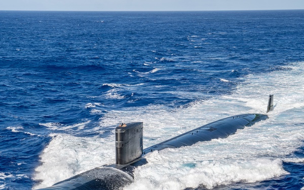 USS Asheville (SSN 758) and USS Annapolis (SSN 760) conduct photo exercise (PHOTOEX)