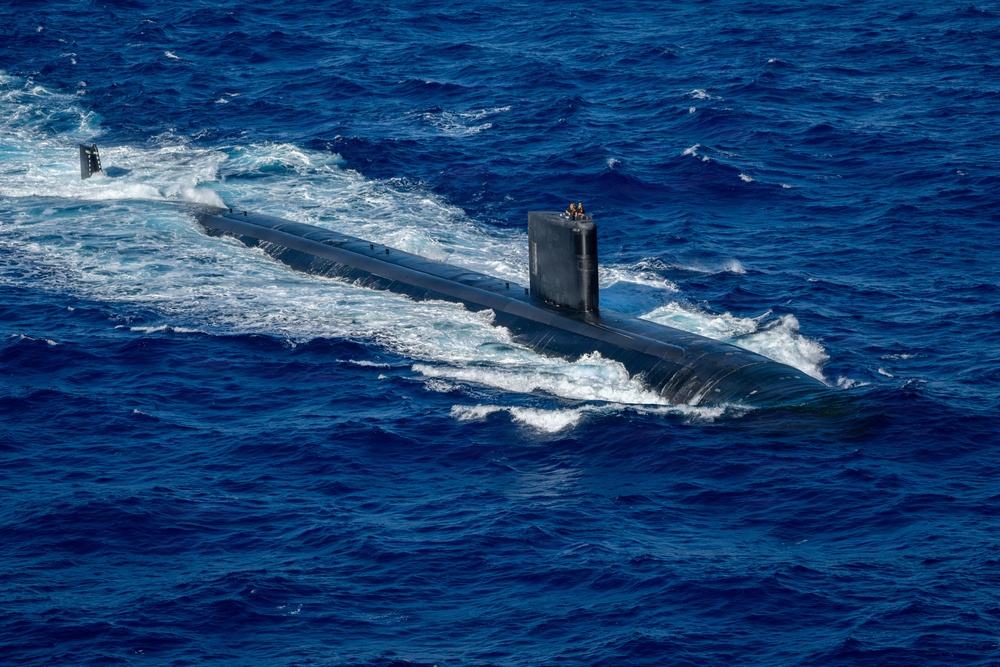 USS Asheville (SSN 758) and USS Annapolis (SSN 760) conduct photo exercise (PHOTOEX)