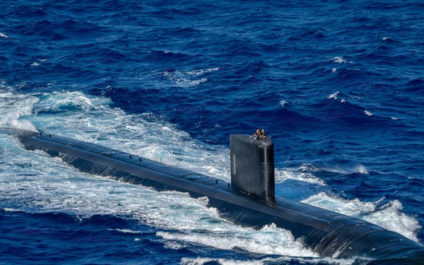 USS Asheville (SSN 758) and USS Annapolis (SSN 760) conduct photo exercise (PHOTOEX)